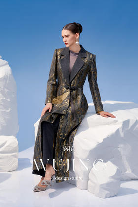 4202034 灰金片羽 高级双色提花大衣 雾境