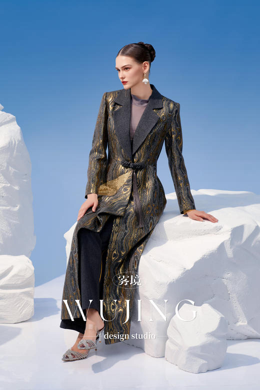 4202034 灰金片羽 高级双色提花大衣 雾境 商品图0