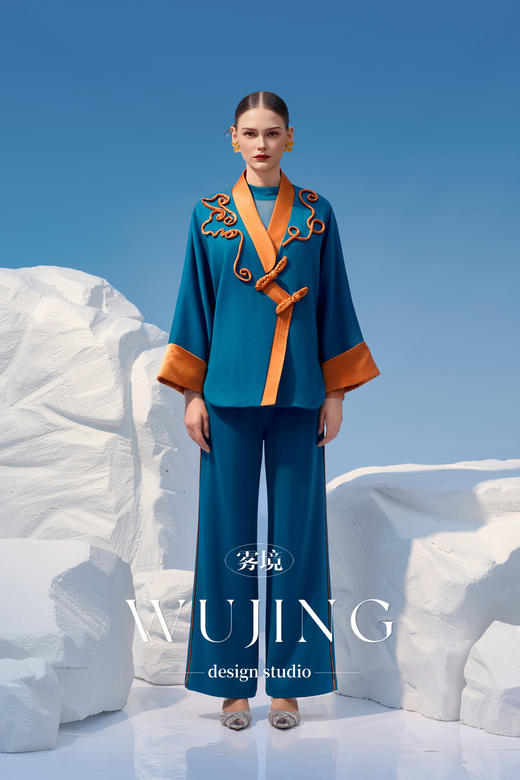 4202025 悠蓝碧玉 高级亮丝斜纹外套 雾境 商品图4