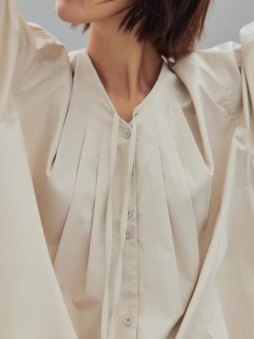 步履不停/4C11202C/初秋水粉色宽松V领无领衬衫 商品图3