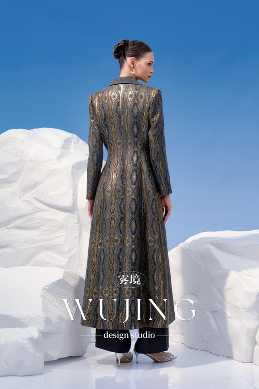 4202034 灰金片羽 高级双色提花大衣 雾境 商品图5