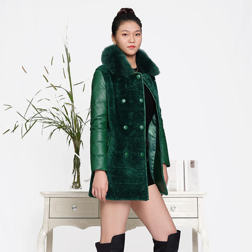 SIM GRACE 优雅夫人 绵羊皮配皮毛一体双排扣英伦风狐狸方领大衣 商品图1