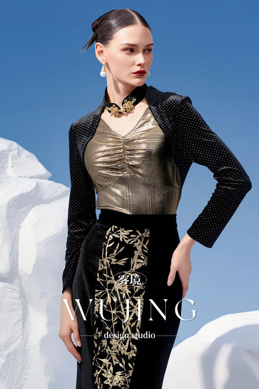 4202057 古潼怀金 高级亮丝图层上衣 雾境 商品图0