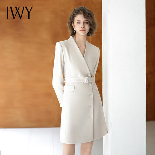 IWY/时尚优雅杏色连衣裙女秋冬长袖白领通勤西装裙主持人上镜工作服Q13323 商品图4
