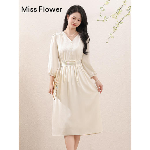 勿忘花杏色复古新中式重工连衣裙女2024秋季新款内搭收腰显瘦裙子 商品图2