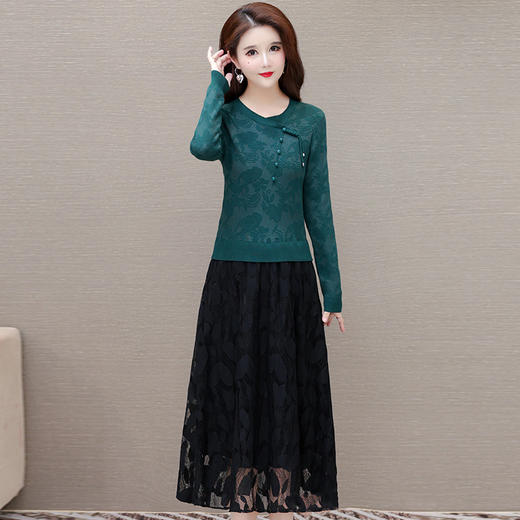 QYMXY-24LXB801-Y针织连衣裙女2024年新款毛衣裙拼结时尚蕾丝网纱裙长袖A字裙 商品图0