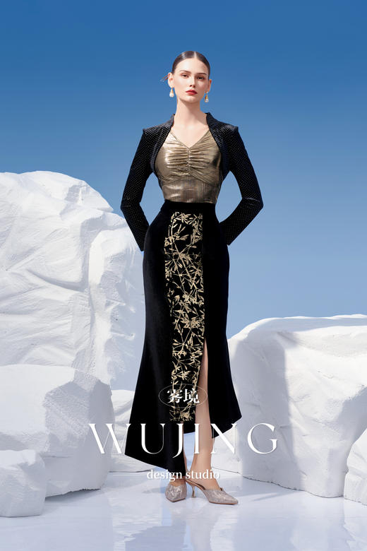 4202057 古潼怀金 高级亮丝图层上衣 雾境 商品图5