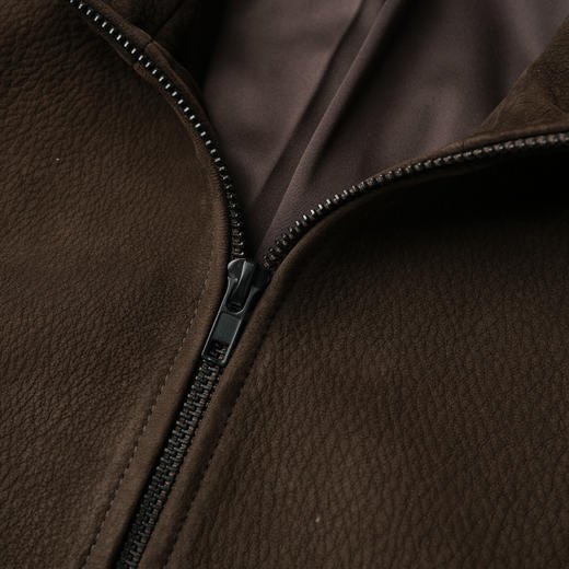 ROMI STUDIO“棕标甄选”轻量山羊正绒自然纹理收腰短皮衣 441P6020 商品图4