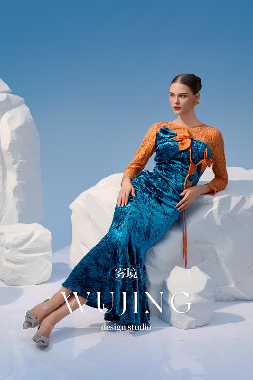 4202027 悠蓝碧玉 高级进口钻石绒连衣裙 雾境 商品图3