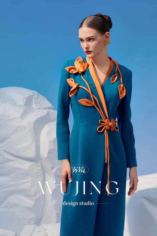 4202028 悠蓝碧玉 高级亮丝斜纹大衣 雾境 商品图1