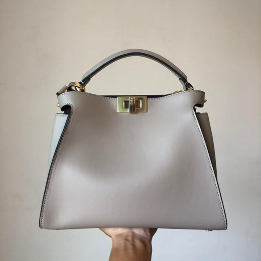 911-8 镇店爆款 首次骨折清 FD教科书般经典essentially饮奶小牛皮 手提斜跨包 商品图7