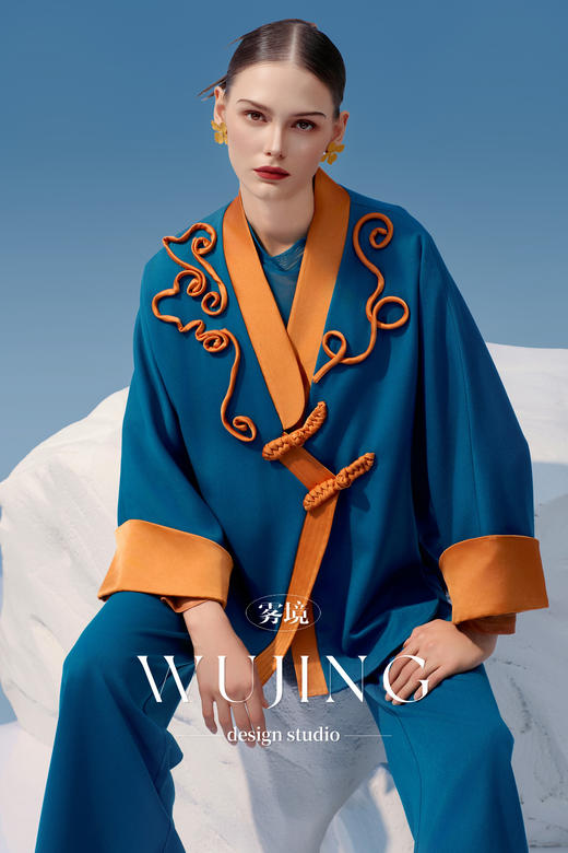 4202025 悠蓝碧玉 高级亮丝斜纹外套 雾境 商品图3