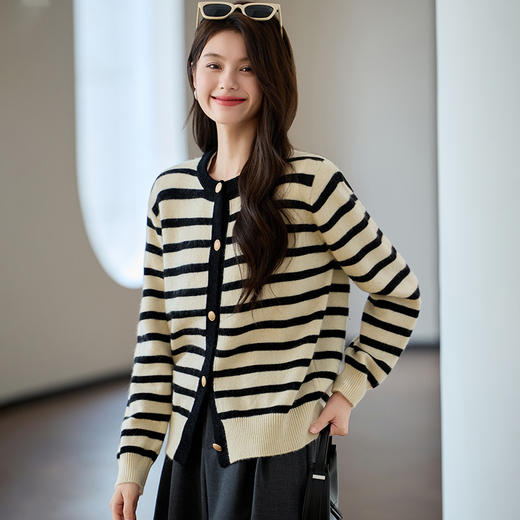 CC-J863秋装新款经典条纹拼色休闲针织开衫小众显瘦气质上衣潮ins女 商品图1