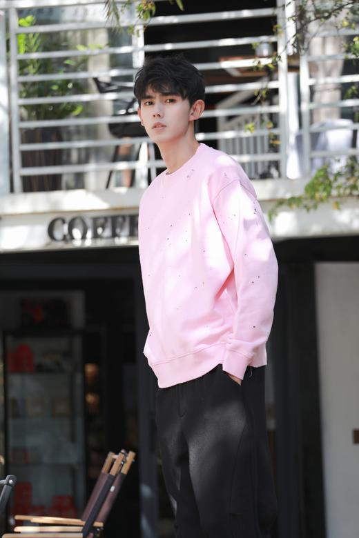 W346364191破洞墨迹圆领卫衣 商品图3