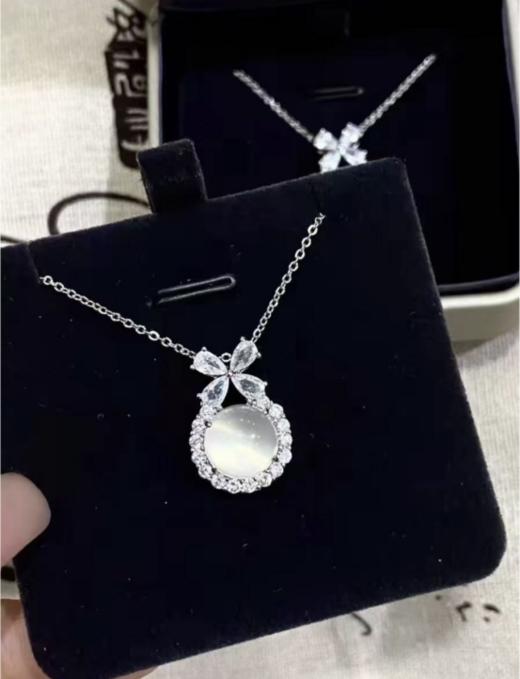 🌸🌸【珀派霖菲在逃公主高冰玉髓项链】拿捏秋冬氛围感 😍😍 天然高冰玉髓 🌻 美得不像话💕在逃公主高冰 ✅ 玉髓项链 商品图4