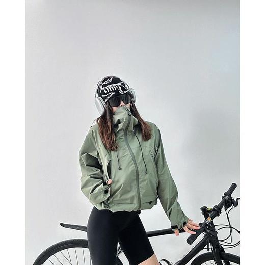 💕💕【伯❤和同款情侣冲锋衣E99-H258】🍂三防科技，✅防风、✅防水、✅防油污，户外无忧 🍁双层门襟，透湿率高，💥远离闷热感  商品图2