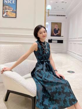 石绿色连衣裙HJ3S90