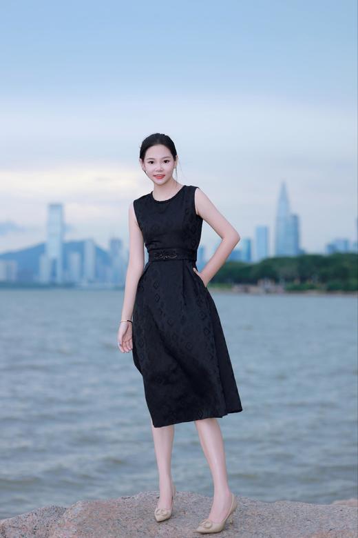 漆黑色连衣裙HJ3S86 商品图0