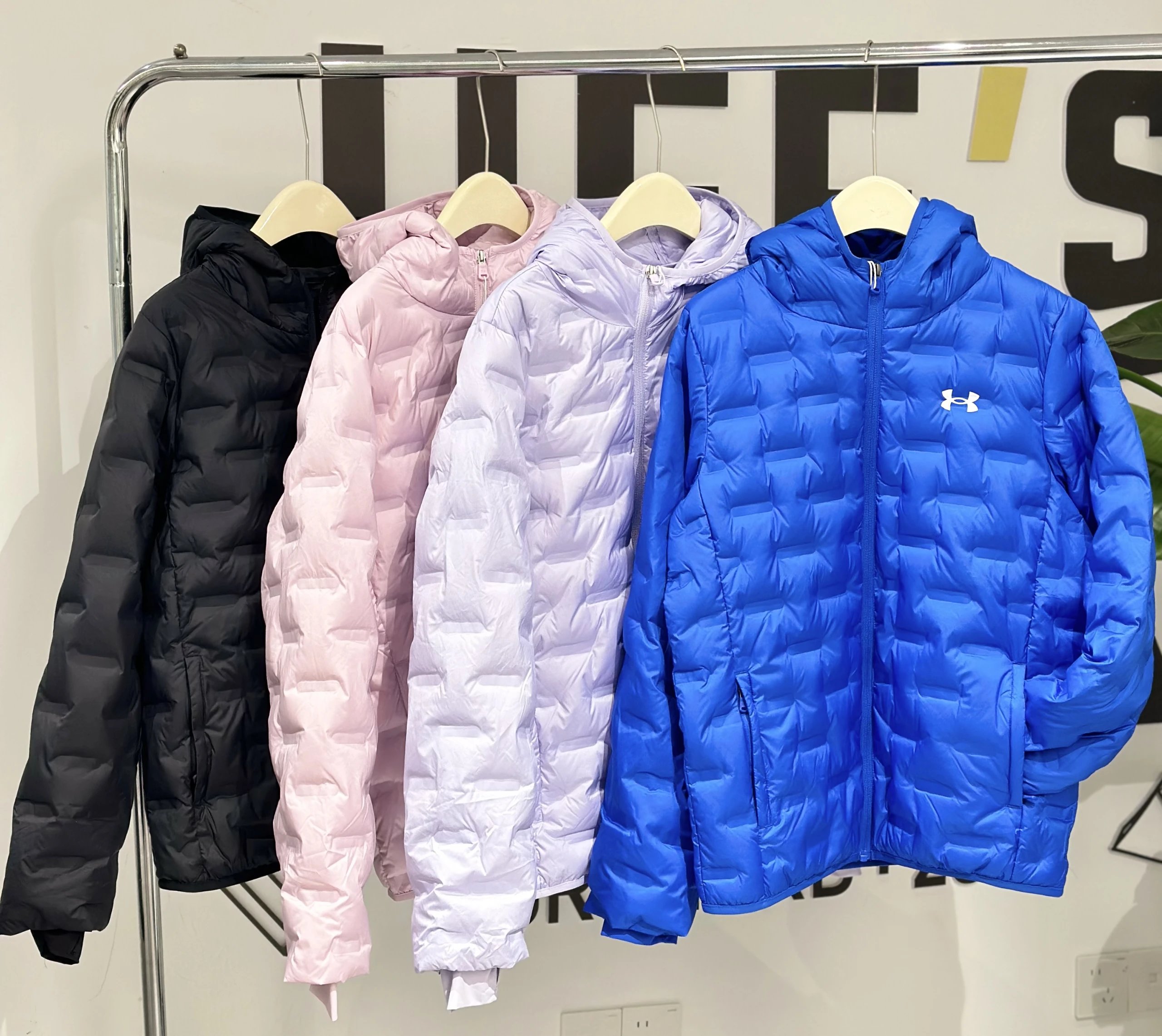 【突袭超值特惠】Under Armour安德玛 超低折扣 轻薄羽绒服244106175