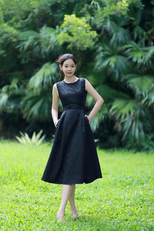 漆黑色连衣裙HJ3S86 商品图3