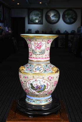 描金珐琅彩麒麟花觚