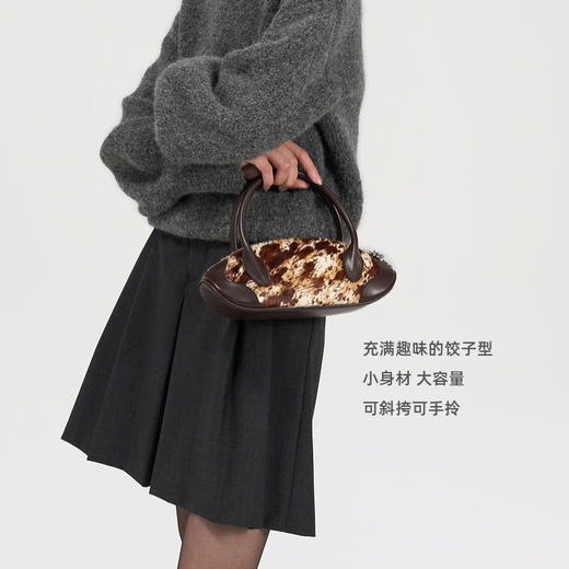 马君妍同款lost in echo趣味饺子型银色真皮高级保龄球斜挎手提包 商品图3