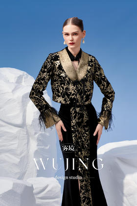 4202088 古潼怀金 特色涂层工艺印花丝绒面料外套 雾境