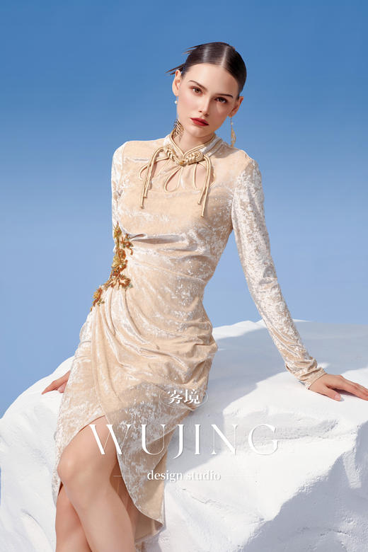 4202096 浑金白玉 高弹钻石绒连衣裙 雾境 商品图0