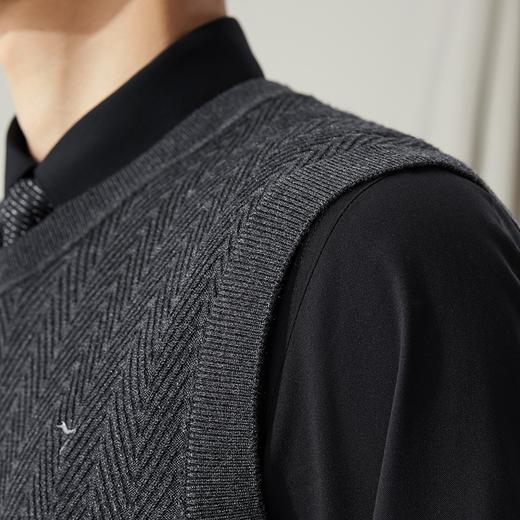 【高端系列】柒牌V领背心毛衣男2024秋冬新款商务保暖休闲针织衫	127Y70940 商品图2