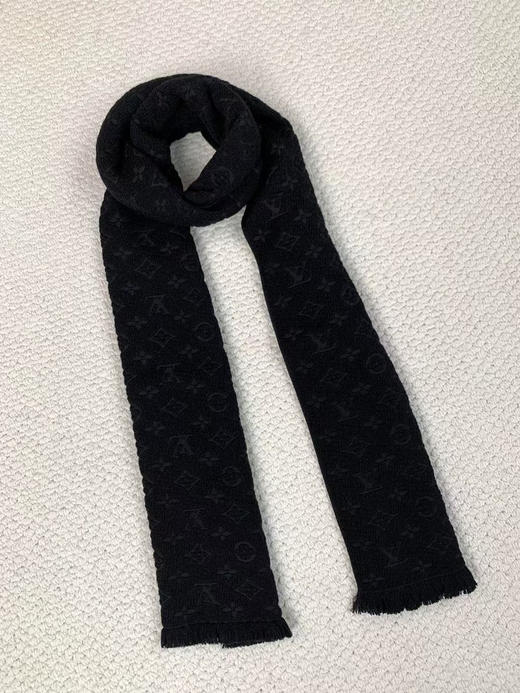 老花羊毛围巾，
尺寸:长180×宽39cm 
浅棕，深灰色，黑色 商品图8