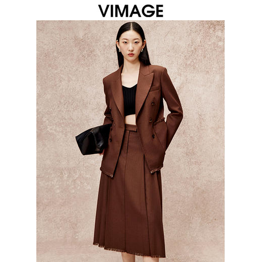 VIMAGE纬漫纪设计感高腰a摆百搭显瘦压褶半身裙冬季新款V2206812 商品图1
