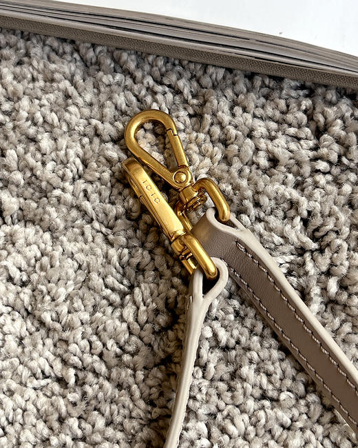 现货 THS 9.15-无 之家  早秋光面牛皮革种子水桶包 单肩斜挎包 2色 CQ1361 商品图10