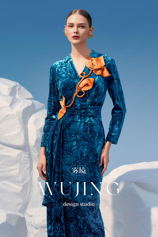 4202081 悠蓝碧玉 进口钻石绒连衣裙 雾境 商品图1