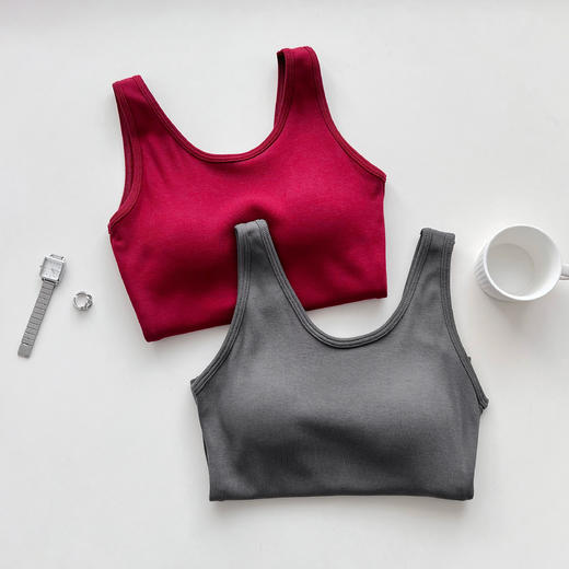 老米优品🎈5-7天。法式简约 品质nice《显瘦磨毛绒无袖U型美背背心》自带胸垫，舒适自由~~ BX240913A 商品图6