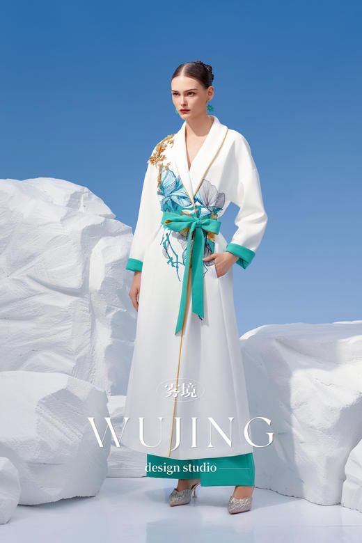 4202092 浑金白玉 定制定位印花大衣 雾境 商品图0