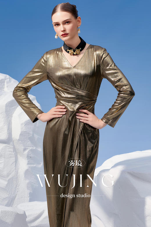 4202076 古潼怀金 进口针织涂层料连衣裙 雾境 商品图2