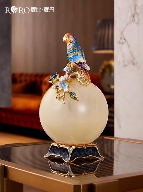 【彼达思】罗比罗丹《鹦鹉》摆件珐琅彩工艺博古架带灯摆件创意家居饰品 商品图2
