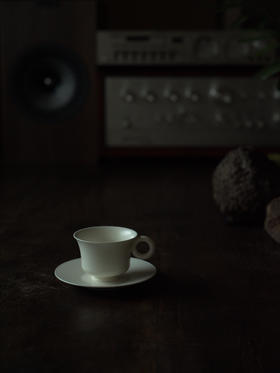 吾堂-慕唐白釉把杯