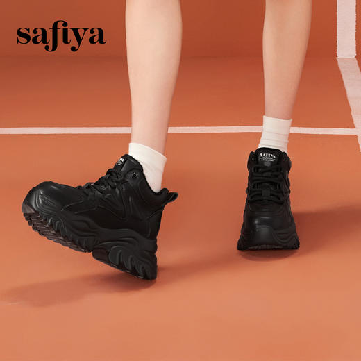 Safiya/索菲娅2024冬潮酷加绒保暖厚底高帮轻便百搭运动老爹鞋SF44112053 商品图2