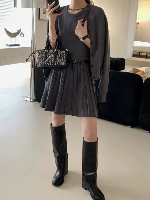 好好看两件套裙 商品图1