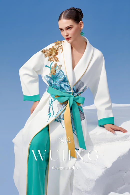 4202092 浑金白玉 定制定位印花大衣 雾境 商品图4