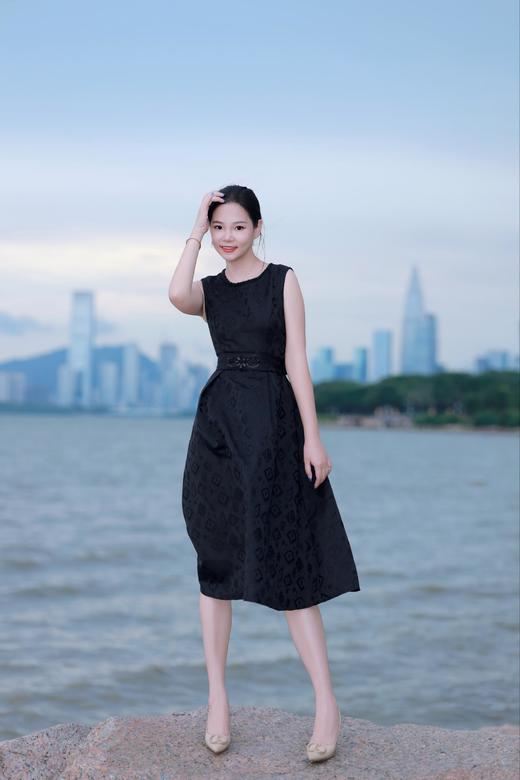 漆黑色连衣裙HJ3S86 商品图2