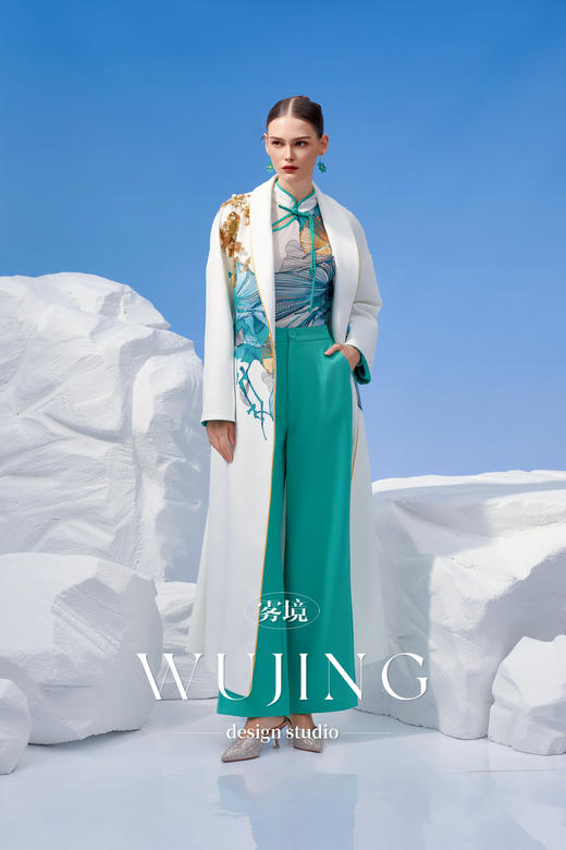 4202092 浑金白玉 定制定位印花大衣 雾境 商品图1