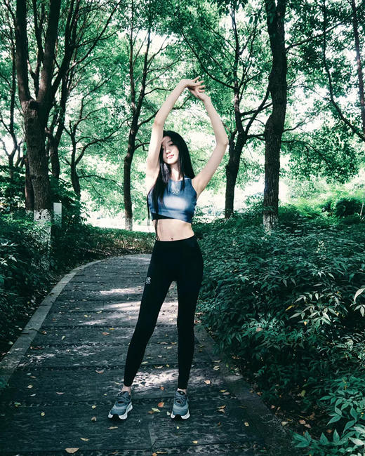 现货 THS 9.15-无 loe x clou 情侣款 合作系列 2.0运动跑鞋 7色 QZ094 商品图3