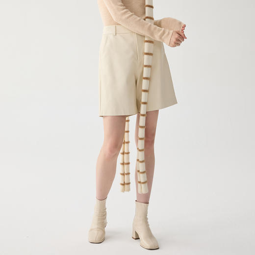 谜底PU皮短裤女士2024冬新品通勤高腰百搭磨毛直筒短裤244GK1660 商品图1