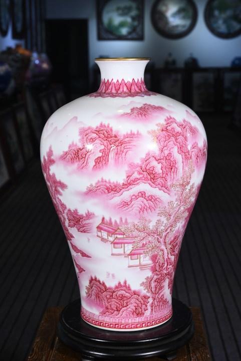 玛瑙红山水梅瓶 商品图0