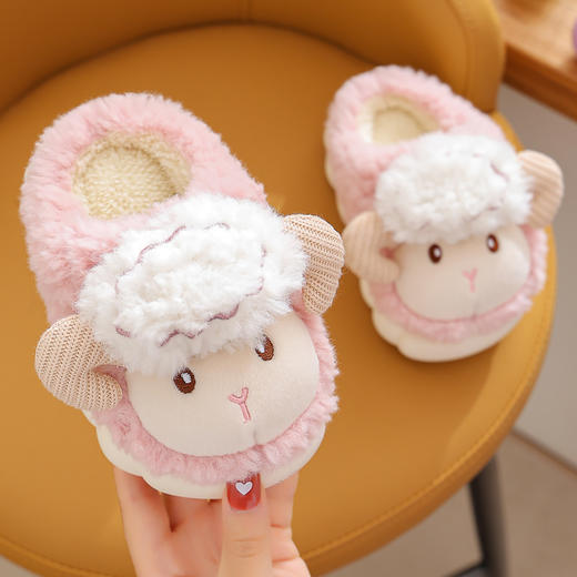 【可爱小绵羊宝宝防滑毛毛拖鞋】儿童棉拖鞋男童女童冬季新款室内居家 商品图1
