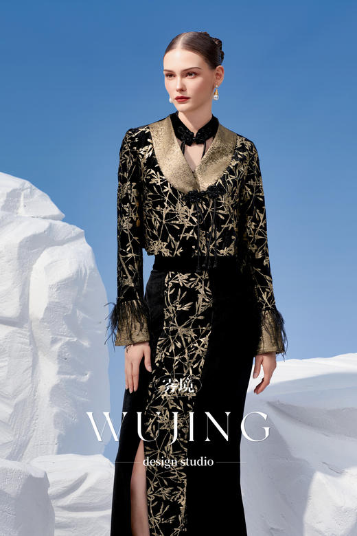 4202088 古潼怀金 特色涂层工艺印花丝绒面料外套 雾境 商品图3