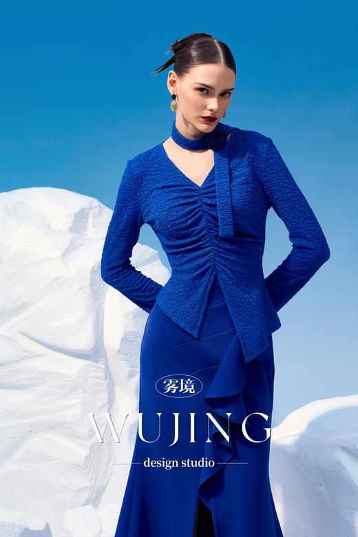 4202008 青蓝冰水 高级亮丝斜纹半裙 雾境 商品图3