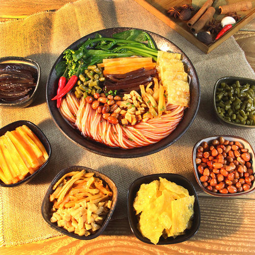 「9.9元包邮！鲜香辣爽」欢螺季螺狮粉300g单袋 广西特产柳州螺蛳粉袋装速食酸辣粉零食 商品图2